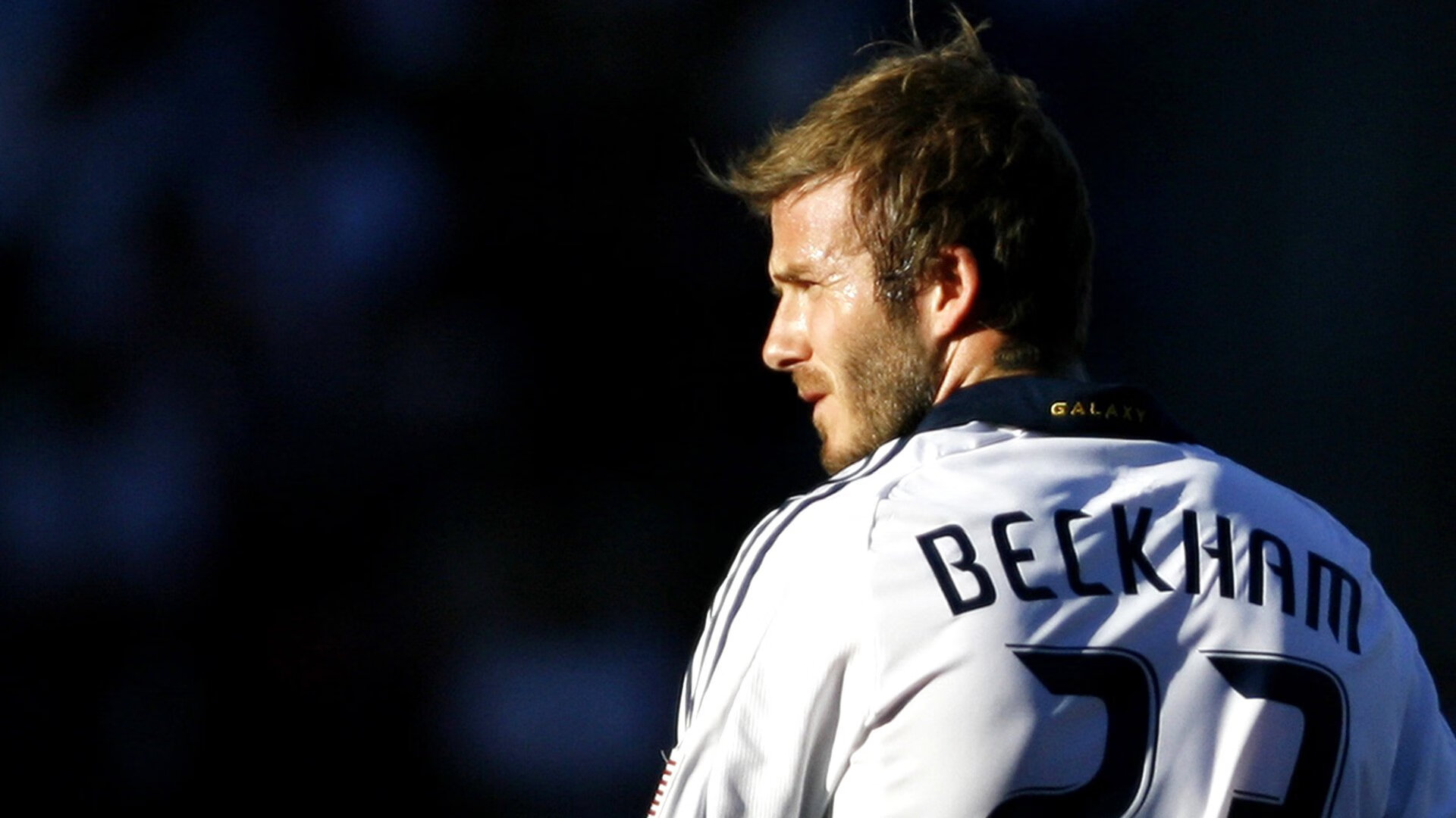 足球赛场焦点！克罗地亚队对阵巴西队，球星闪耀，全场焦点无人能挡